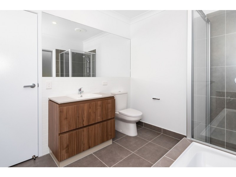 32 Gilvear Crescent, Strathpine QLD 4500