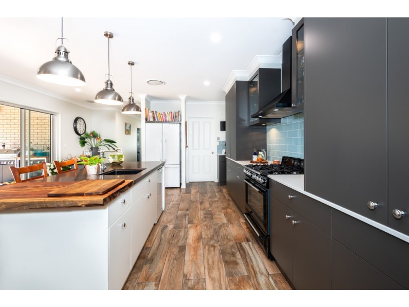 10 Viscount Street, Bray Park QLD 4500