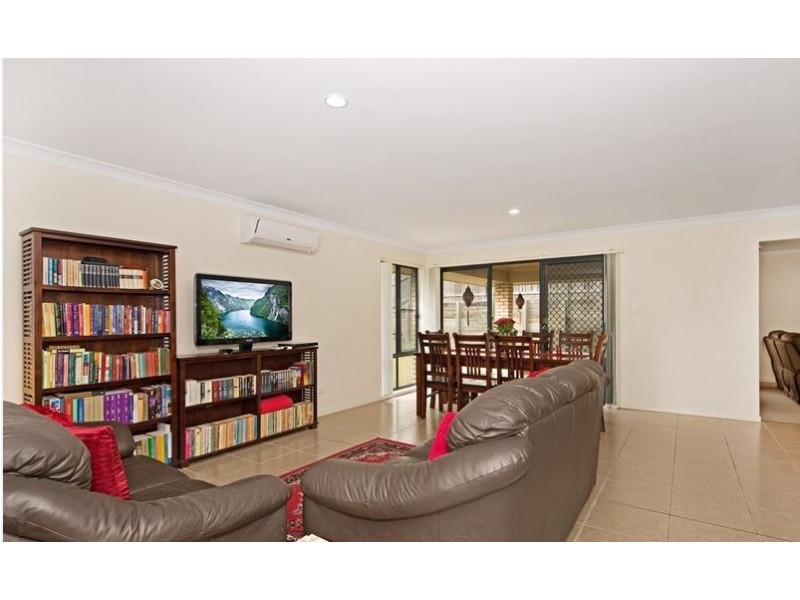 3 Elle Court, Cashmere QLD 4500