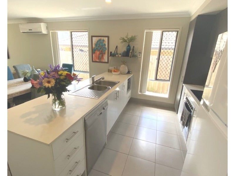 12 Yarrow Circuit, Griffin QLD 4503