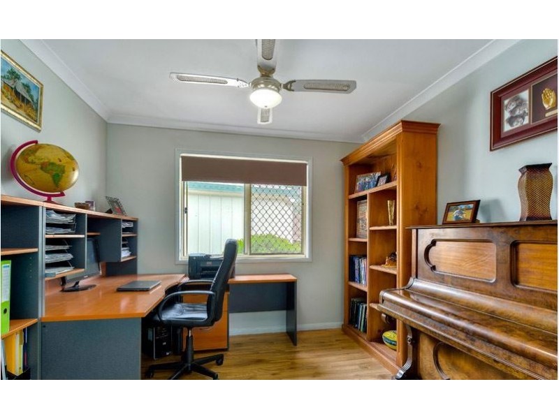 13 Paramount Drive, Warner QLD 4500