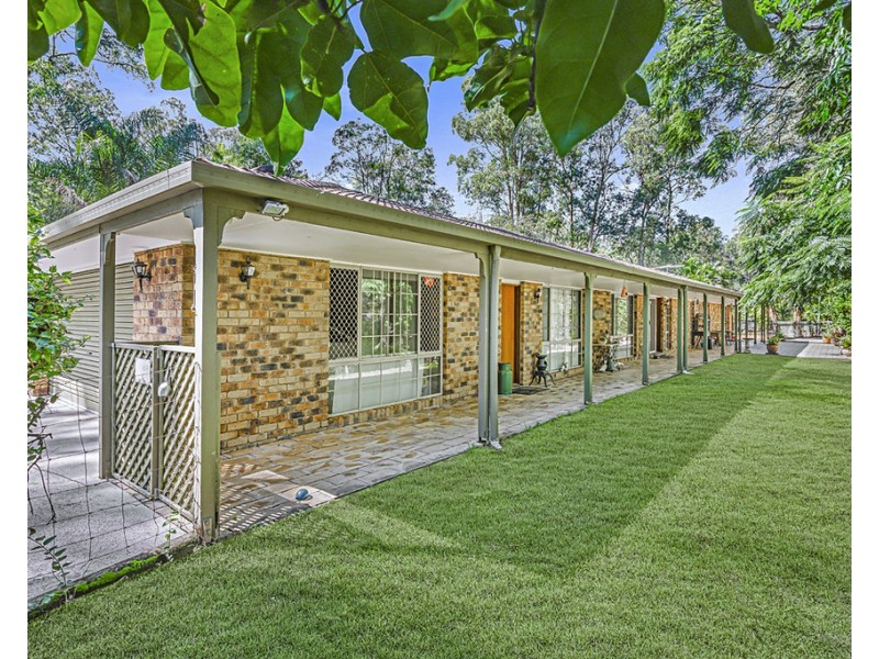 25 Beech Drive, Cashmere QLD 4500