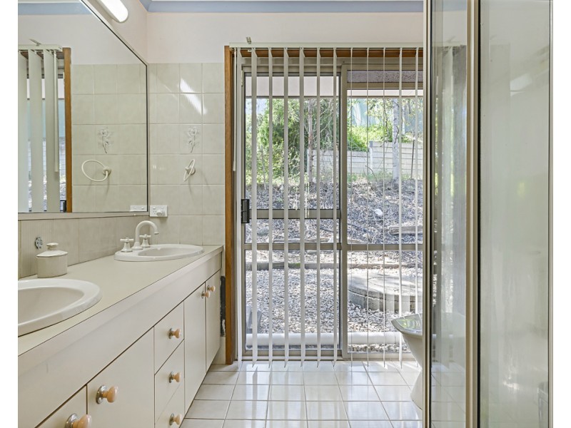 25 Beech Drive, Cashmere QLD 4500