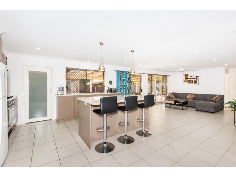 11 Queen Elizabeth Drive, Eatons Hill QLD 4037