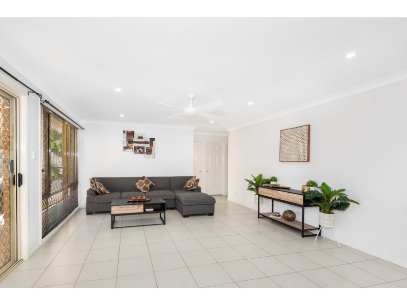 11 Queen Elizabeth Drive, Eatons Hill QLD 4037