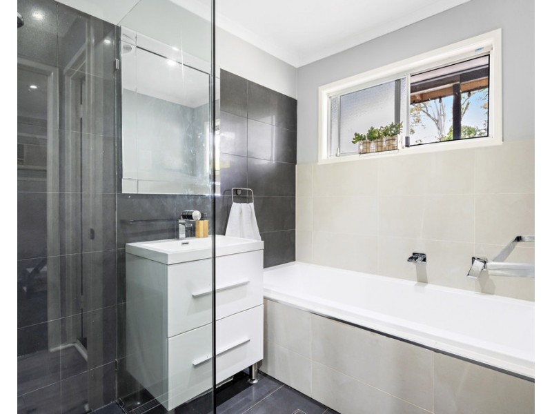 8 Mitze Street, Bray Park QLD 4500