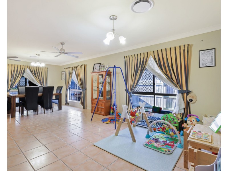 6 Karaman Court, Dakabin QLD 4503