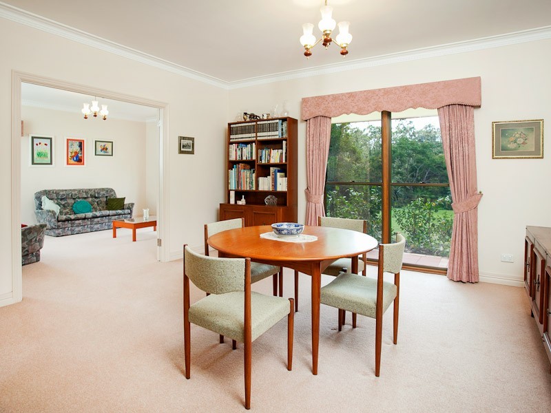 6 Sanctuary Court, Eatons Hill QLD 4037