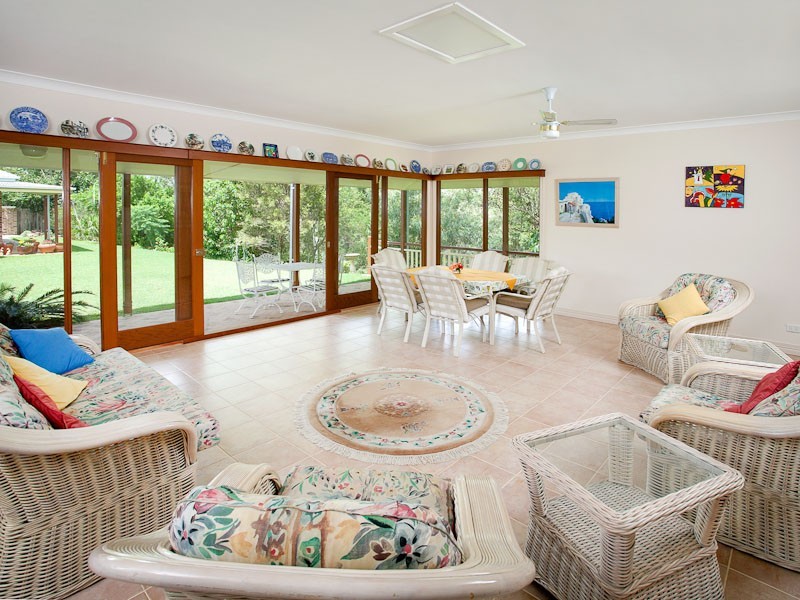 6 Sanctuary Court, Eatons Hill QLD 4037