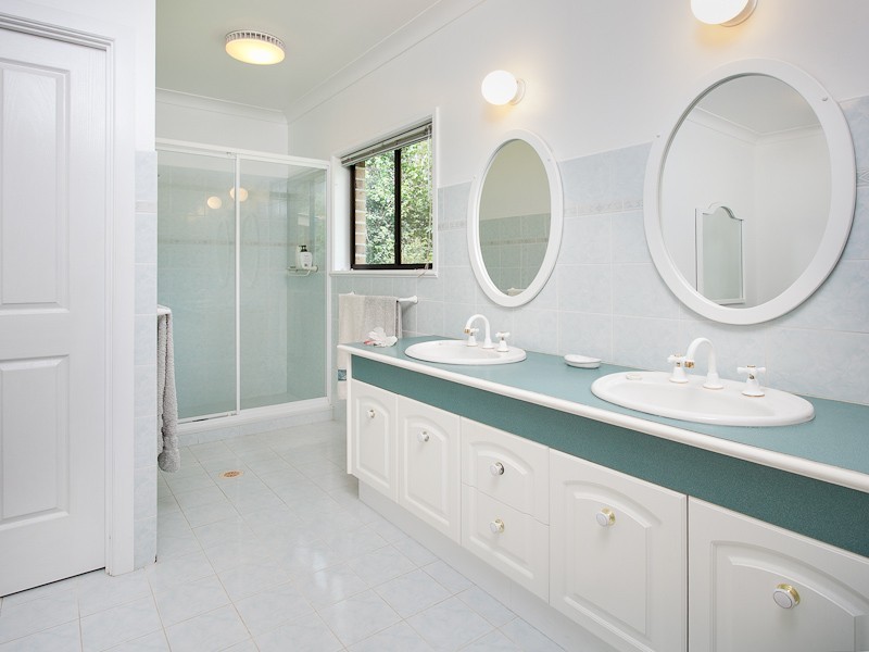 6 Sanctuary Court, Eatons Hill QLD 4037