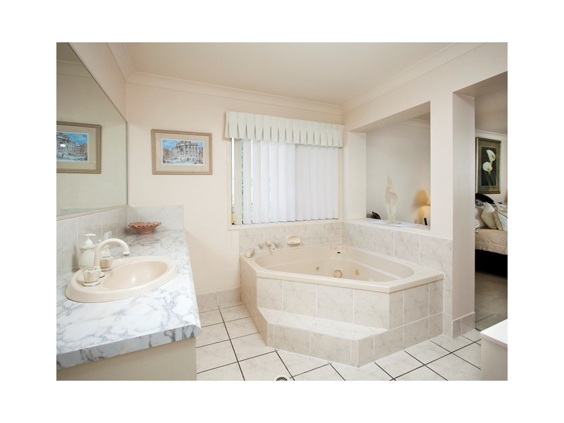 1 Handel Court, Eatons Hill QLD 4037