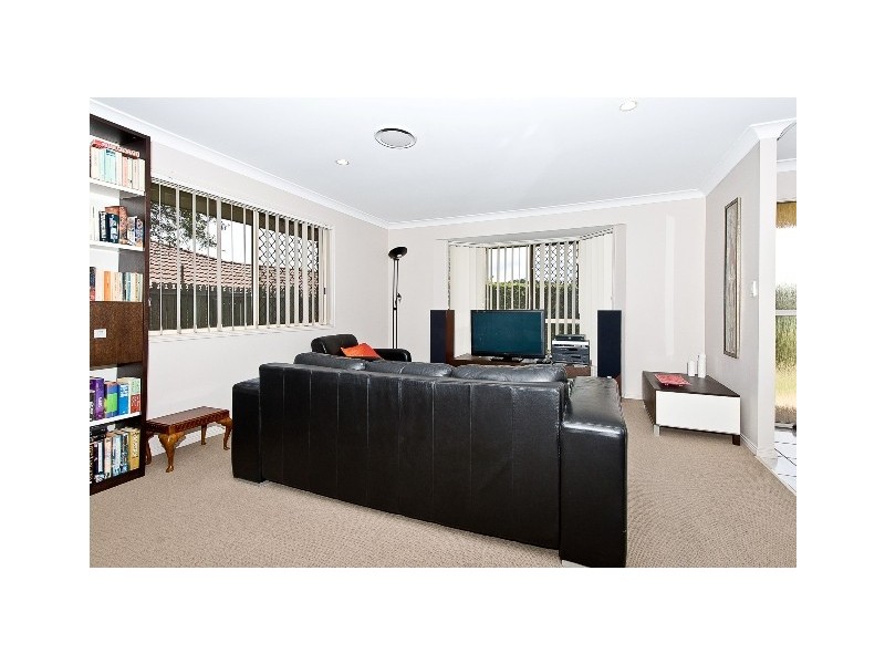 13 Silvereye Cres, Albany Creek QLD 4035