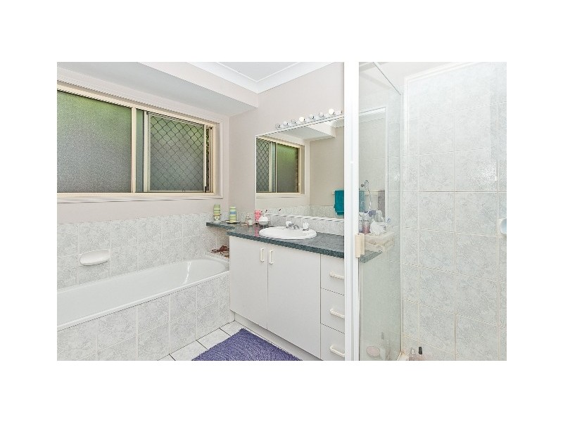 13 Silvereye Cres, Albany Creek QLD 4035