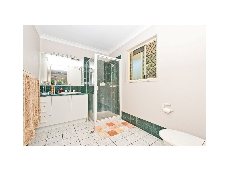 13 Silvereye Cres, Albany Creek QLD 4035