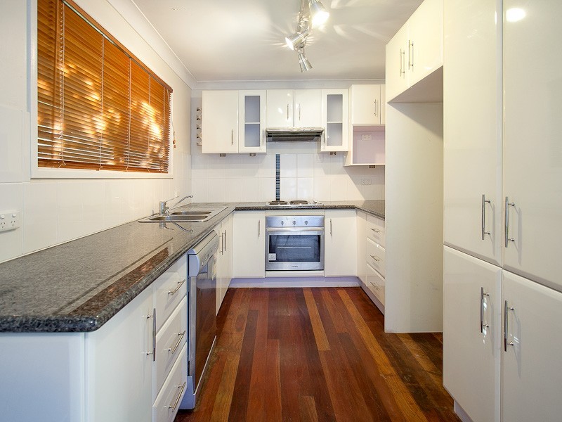8 Wairoa Drive, Strathpine QLD 4500