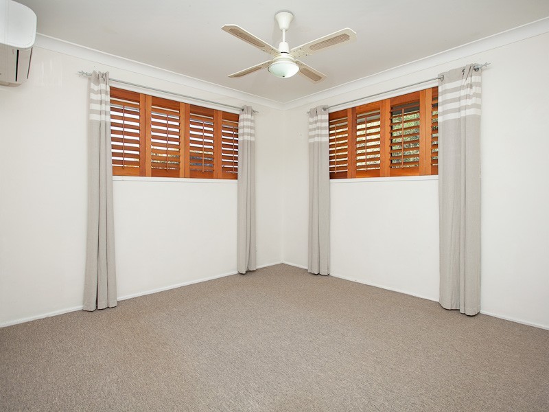 8 Wairoa Drive, Strathpine QLD 4500