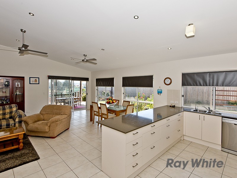8 Homeland Crescent, Warner QLD 4500