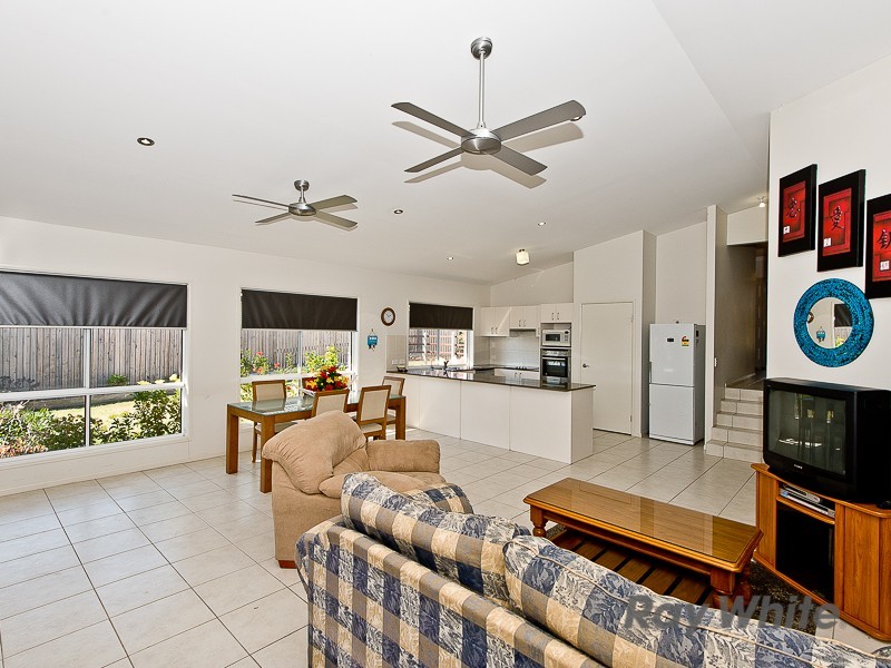 8 Homeland Crescent, Warner QLD 4500