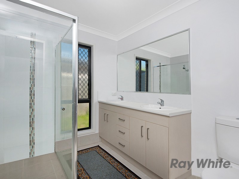 8b Columbus Court, Bray Park QLD 4500