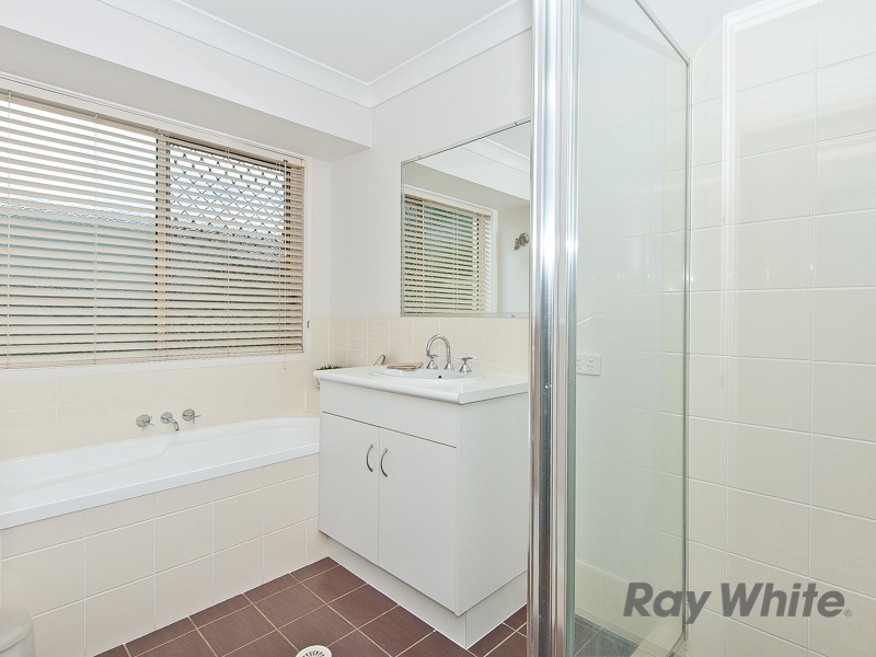 6 Katelyn Court, Cashmere QLD 4500