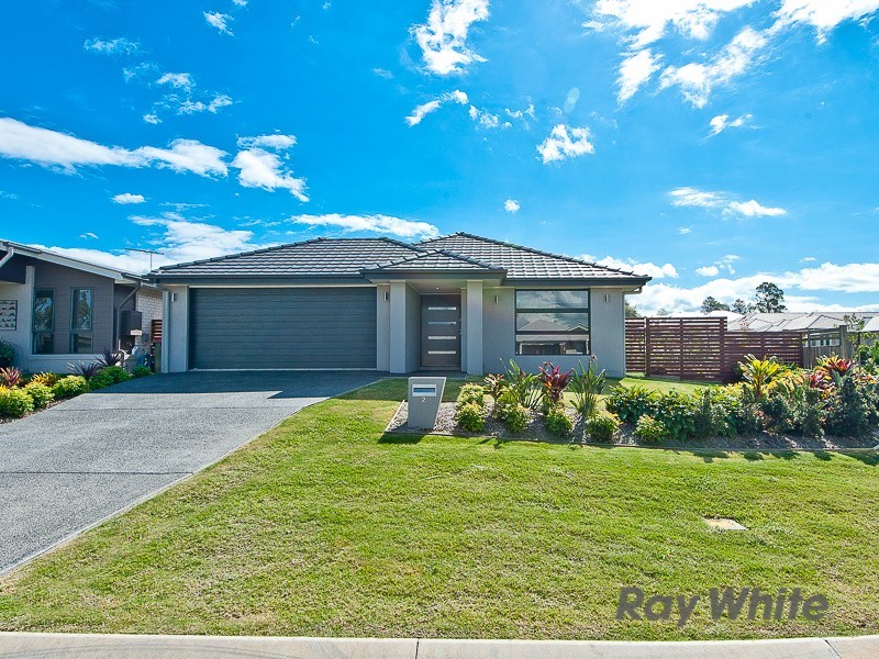 2 Kidston Cres, Warner QLD 4500