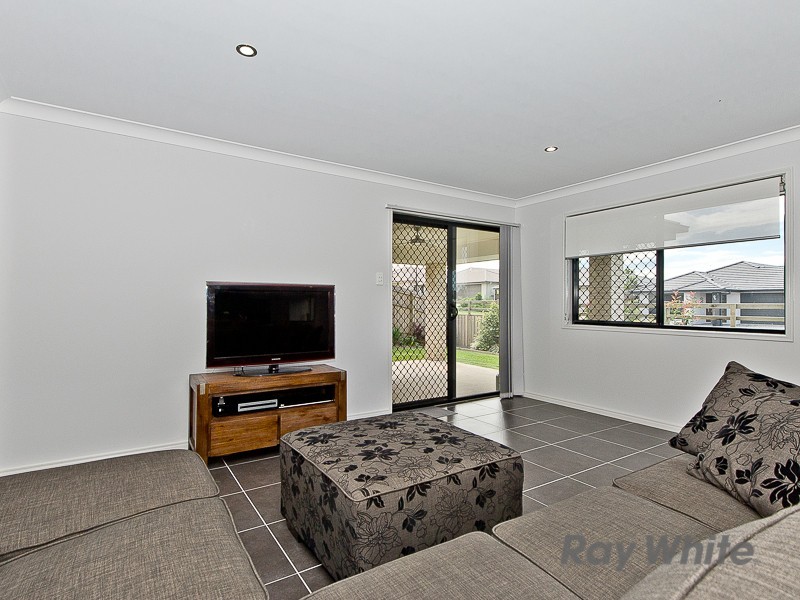 2 Kidston Cres, Warner QLD 4500