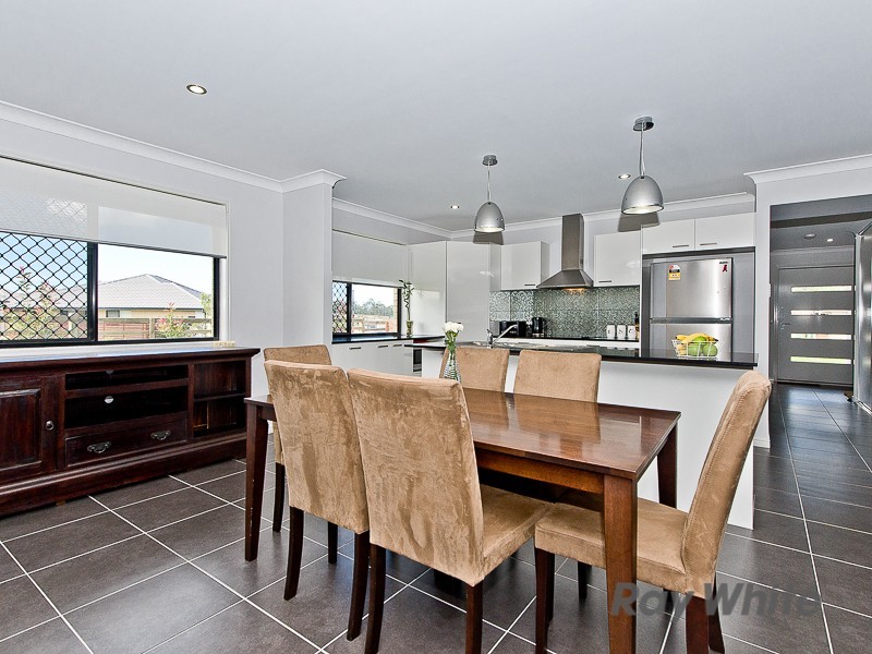 2 Kidston Cres, Warner QLD 4500