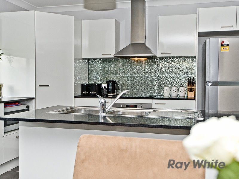 2 Kidston Cres, Warner QLD 4500