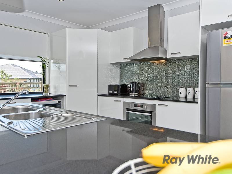 2 Kidston Cres, Warner QLD 4500