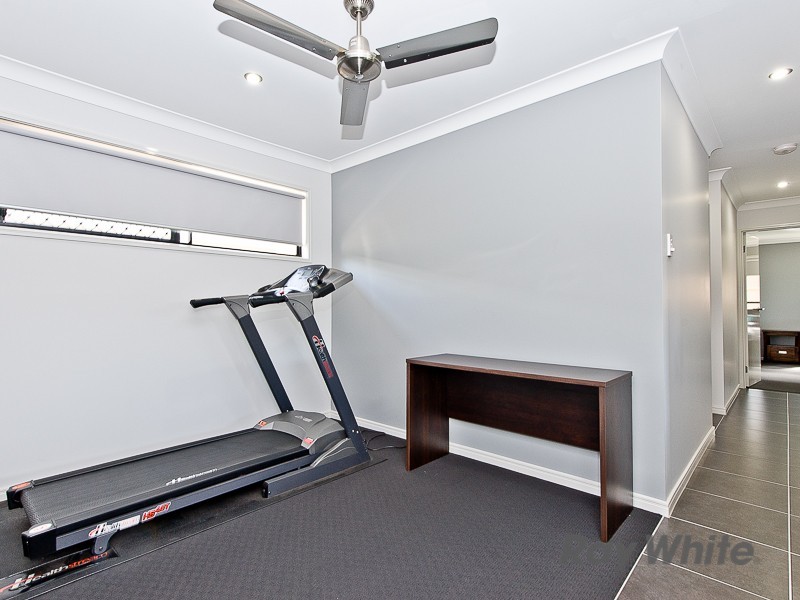 2 Kidston Cres, Warner QLD 4500