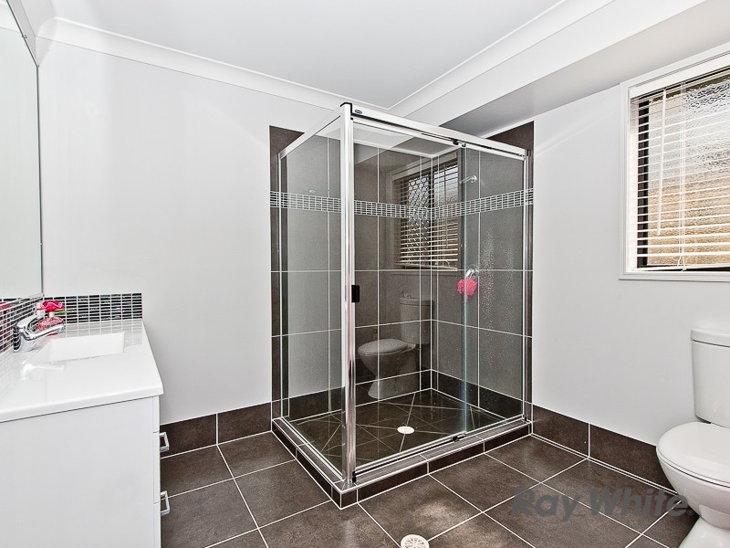 2 Kidston Cres, Warner QLD 4500