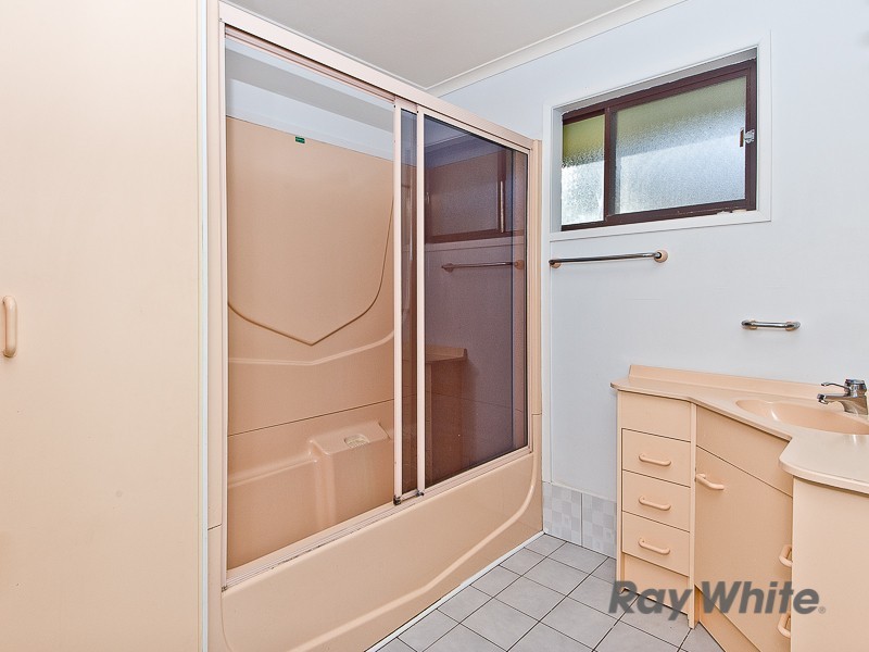 1 Lisa Street, Strathpine QLD 4500