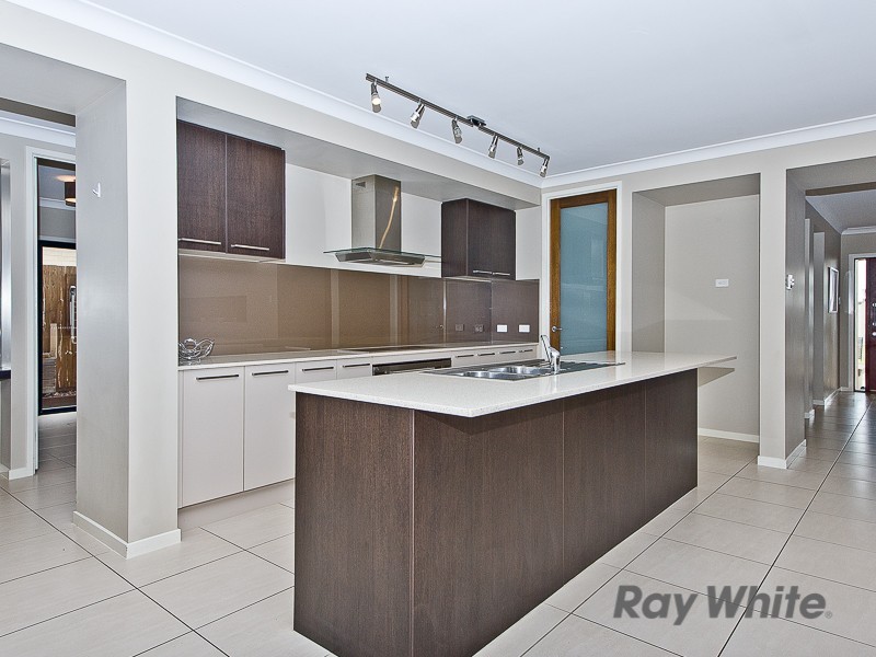 44 Swan Parade, Warner QLD 4500