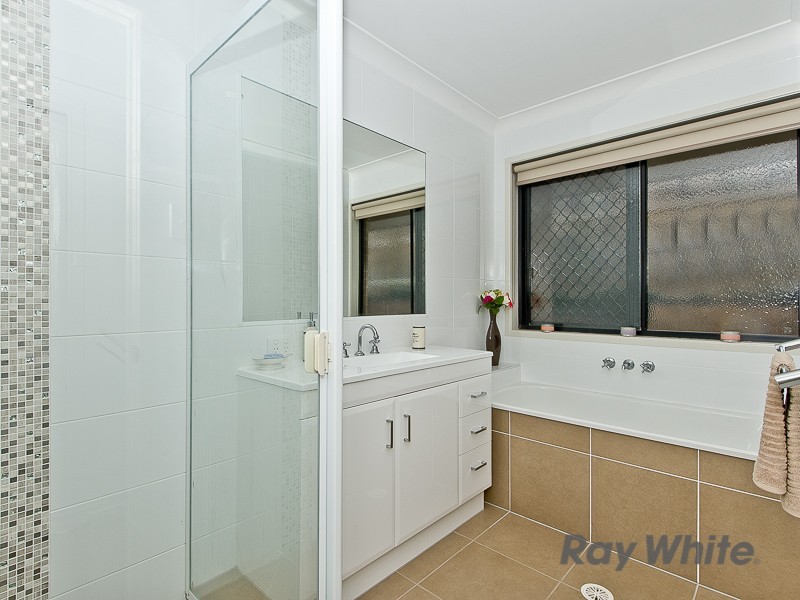 5 Bonney Court, Warner QLD 4500