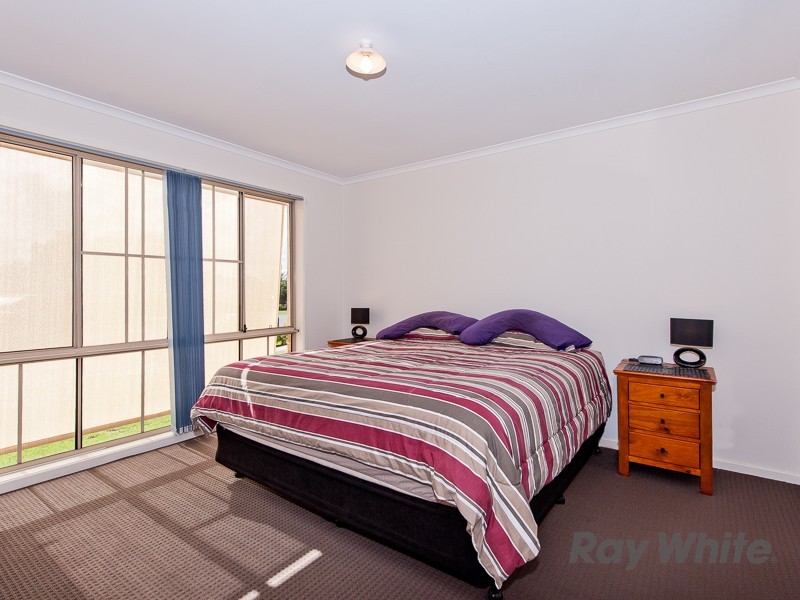 8 Teatree Court, Warner QLD 4500