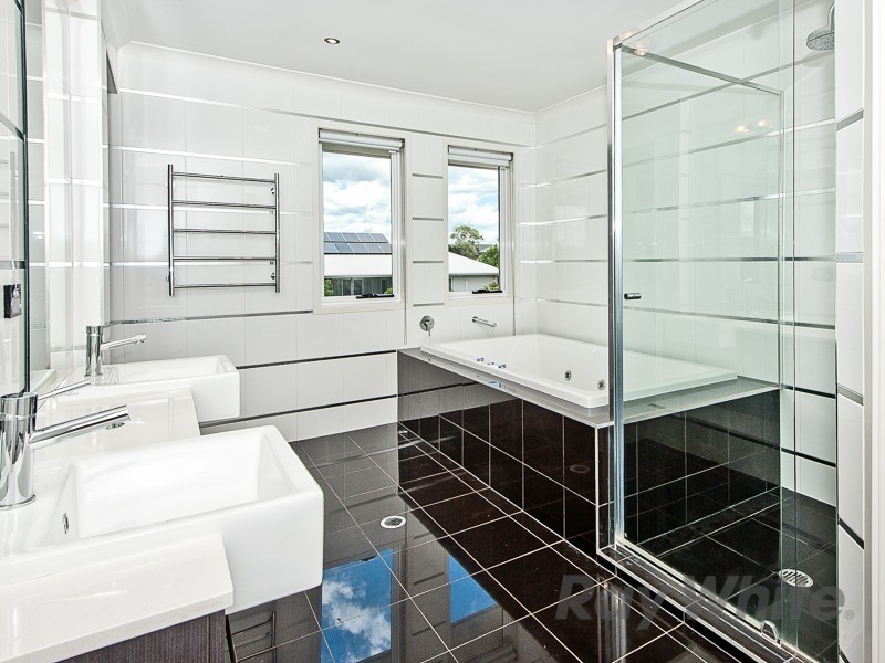 27 Michigan Circuit, Warner QLD 4500