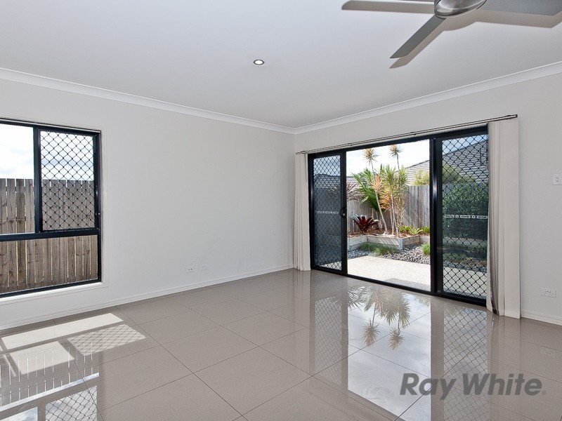 18 Moor Circuit, Warner QLD 4500