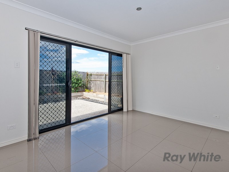 18 Moor Circuit, Warner QLD 4500