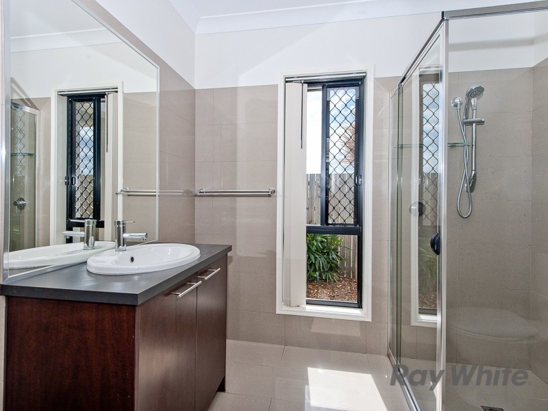 18 Moor Circuit, Warner QLD 4500