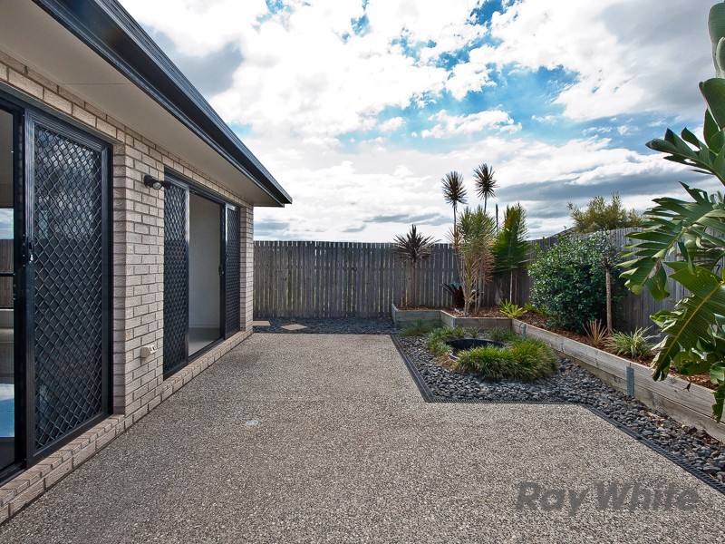 18 Moor Circuit, Warner QLD 4500