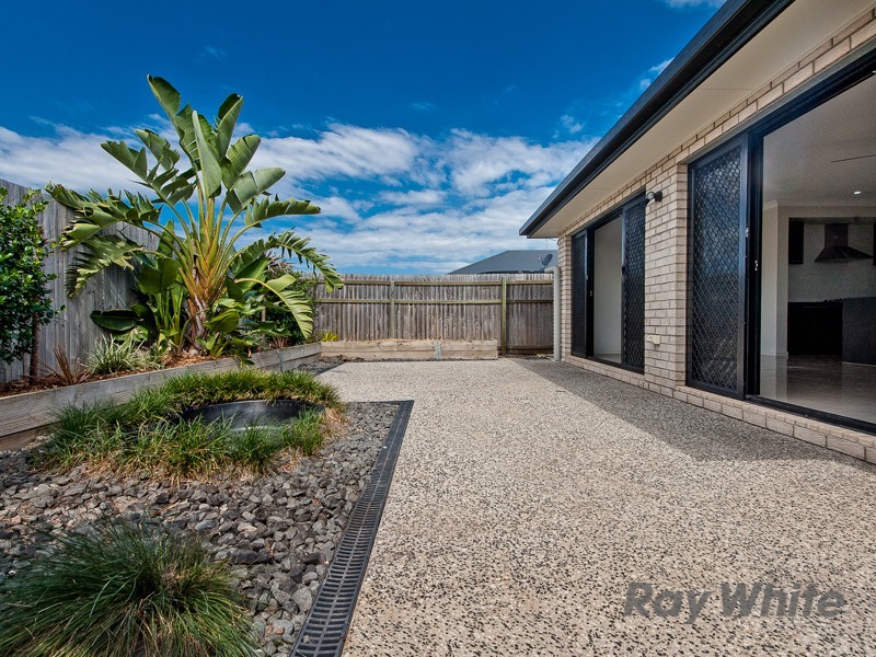 18 Moor Circuit, Warner QLD 4500