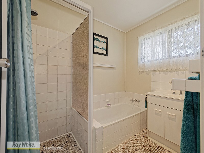 16 Conifer Crescent, Bray Park QLD 4500