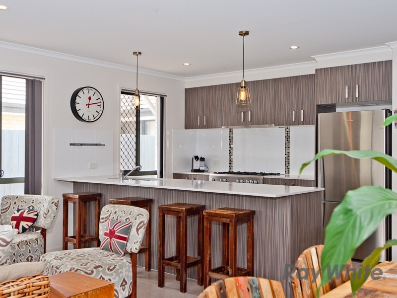 4 Kidston Crescent, Warner QLD 4500