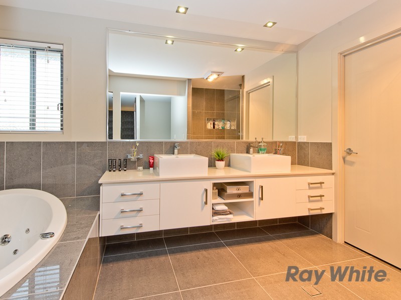 50 Ballyalla Crescent, Warner QLD 4500