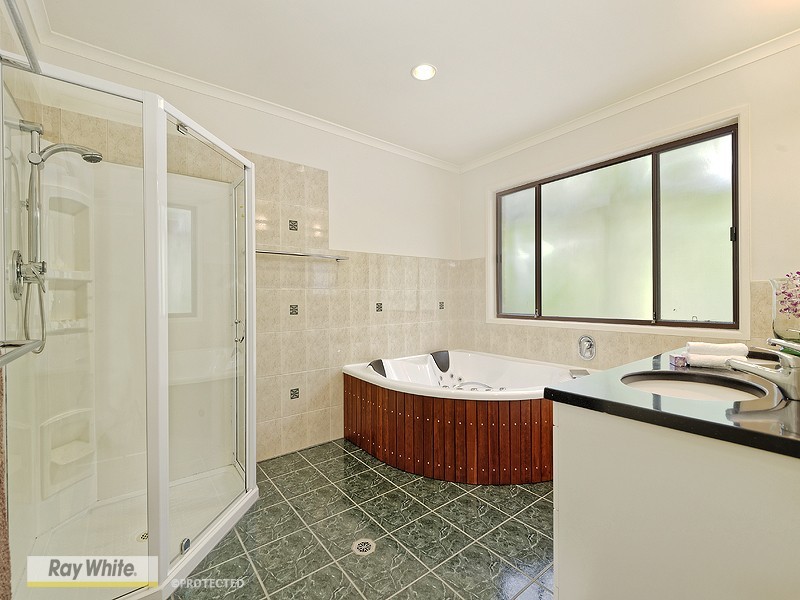 15 Hyde Road, Whiteside QLD 4503