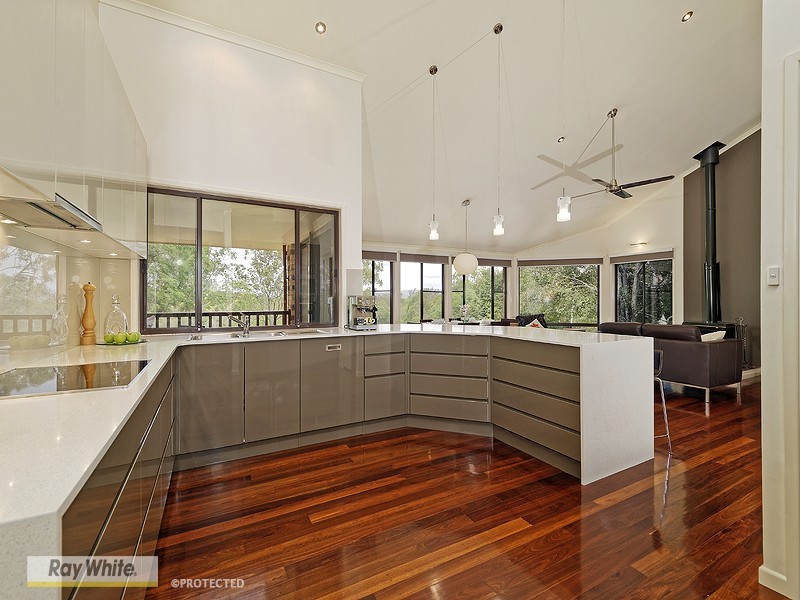 15 Hyde Road, Whiteside QLD 4503