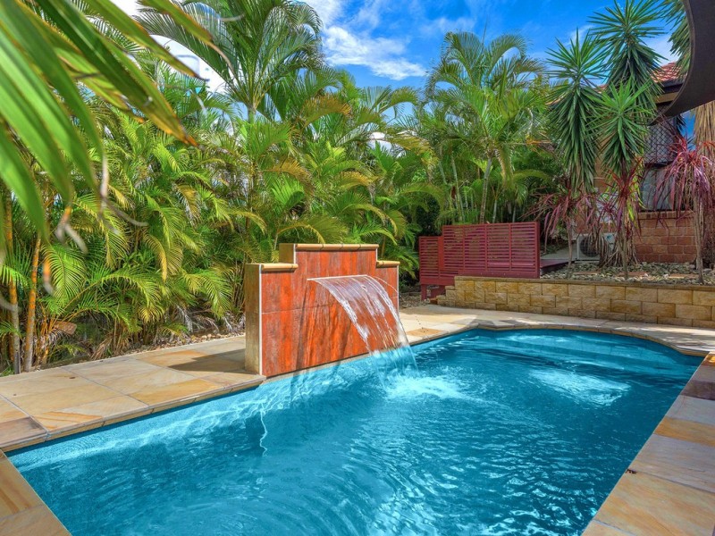 15 Valencia Court, Eatons Hill QLD 4037