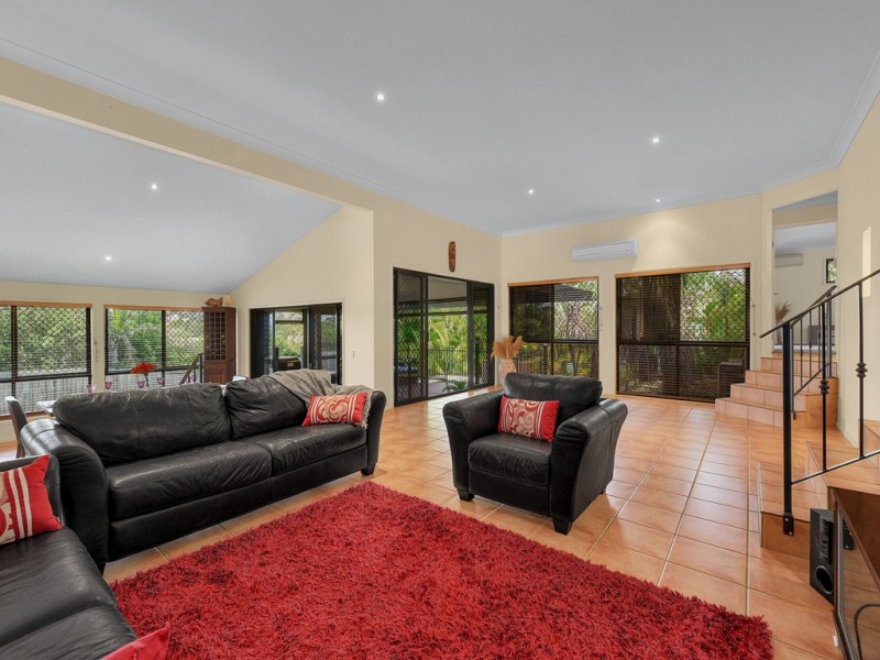 15 Valencia Court, Eatons Hill QLD 4037