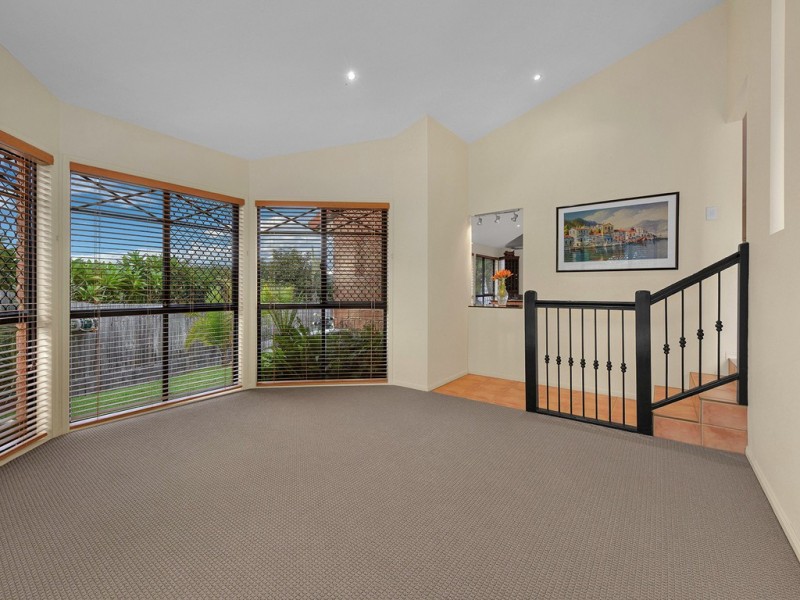 15 Valencia Court, Eatons Hill QLD 4037