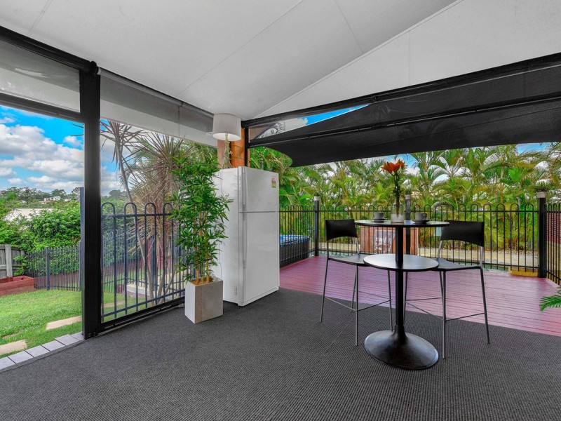 15 Valencia Court, Eatons Hill QLD 4037